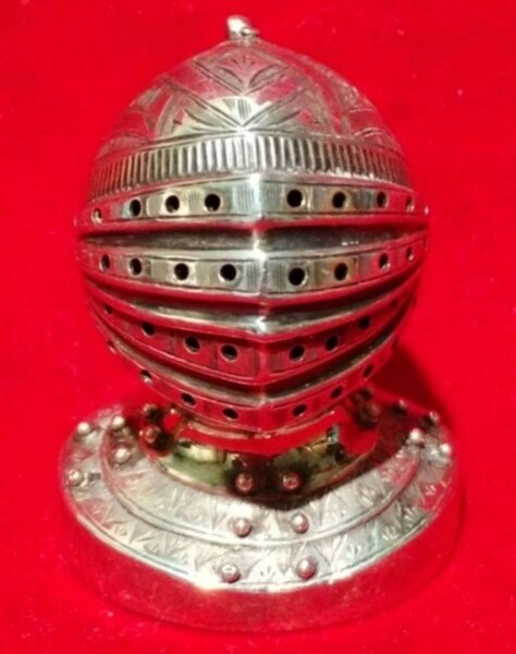 Solnita victoriana coif de cavaler din argint